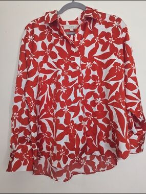 LOFT Red and White Floral Button-Down Shirt